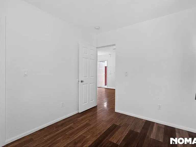 7705 Babcock Ave — Photo 31