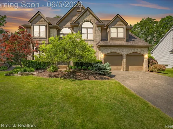 6294 Lindsay Ct, West Bloomfield, MI 48324