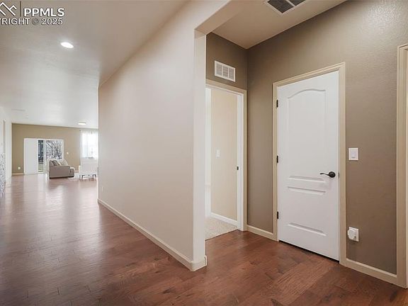 4th image of 5584 Turnbury Cir