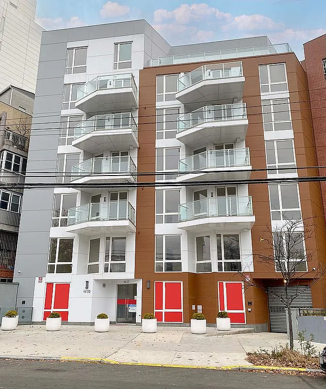 42-23 Parsons Blvd #4E photo 1