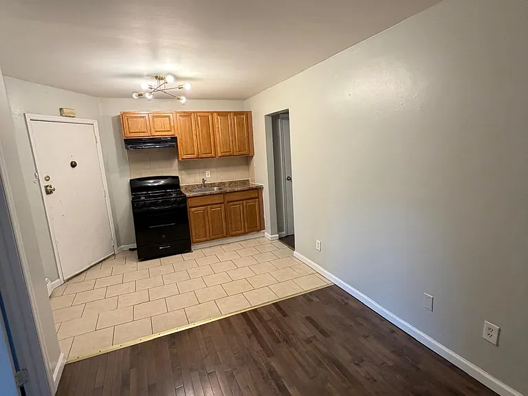 479 Roseville Ave #9 — Photo 5