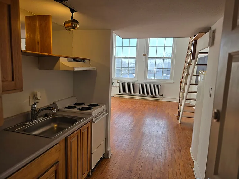 227 W Wapello St — Photo 7
