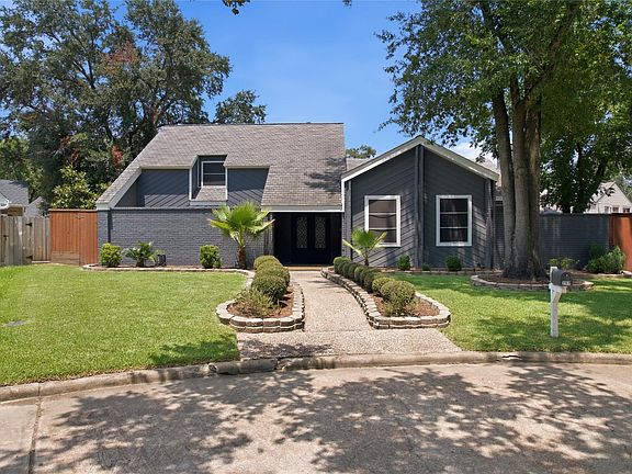 5th image of 703 Queensmill Ct