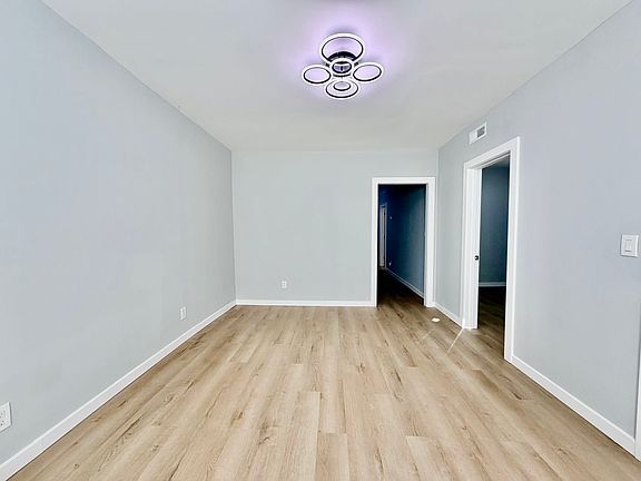 4th image of 4426 S Albany Ave #1