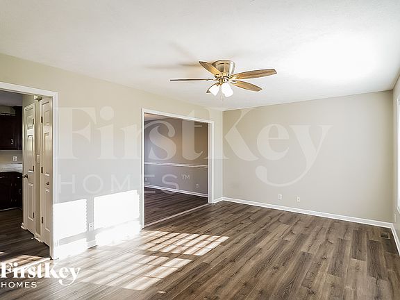 4th image of 3701 S Naples Ct