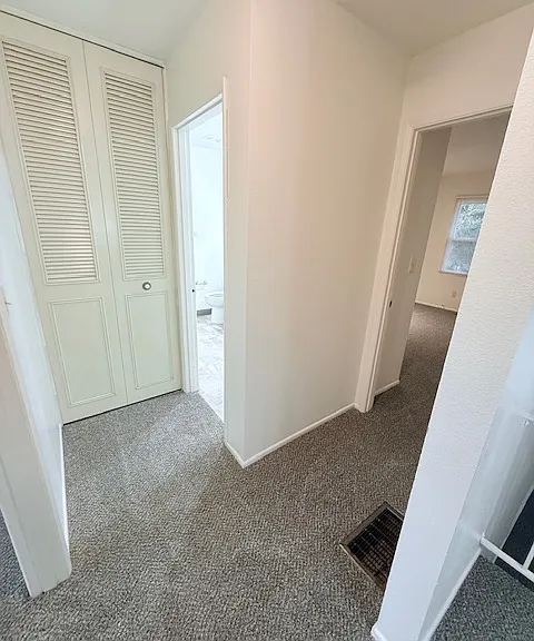 2101 SW Camelot Ct — Photo 15