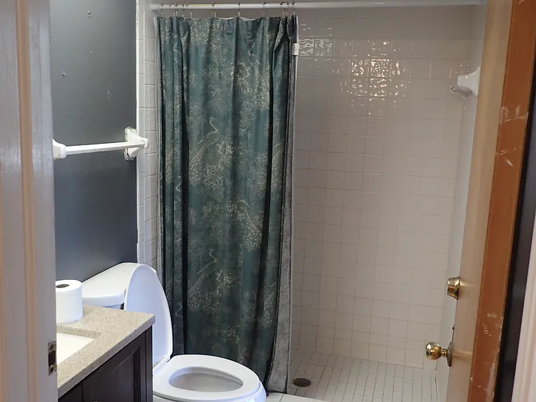 2ND FLOOR BATHROOM