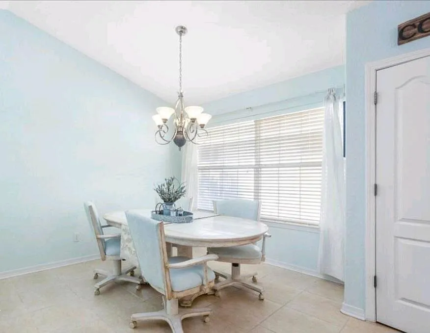 3 bed, 1924 sqft, $2,495 — Photo 2