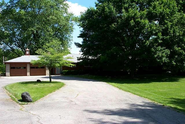 1st image of 630 NW Bloor Ln