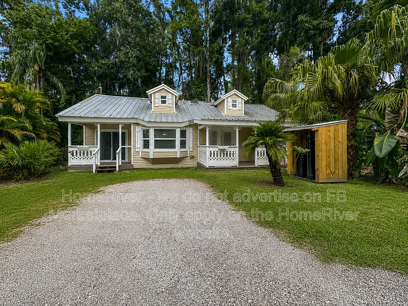 5743 Eden Ln