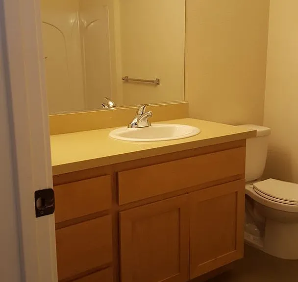 H Street Apartments — Photo 11