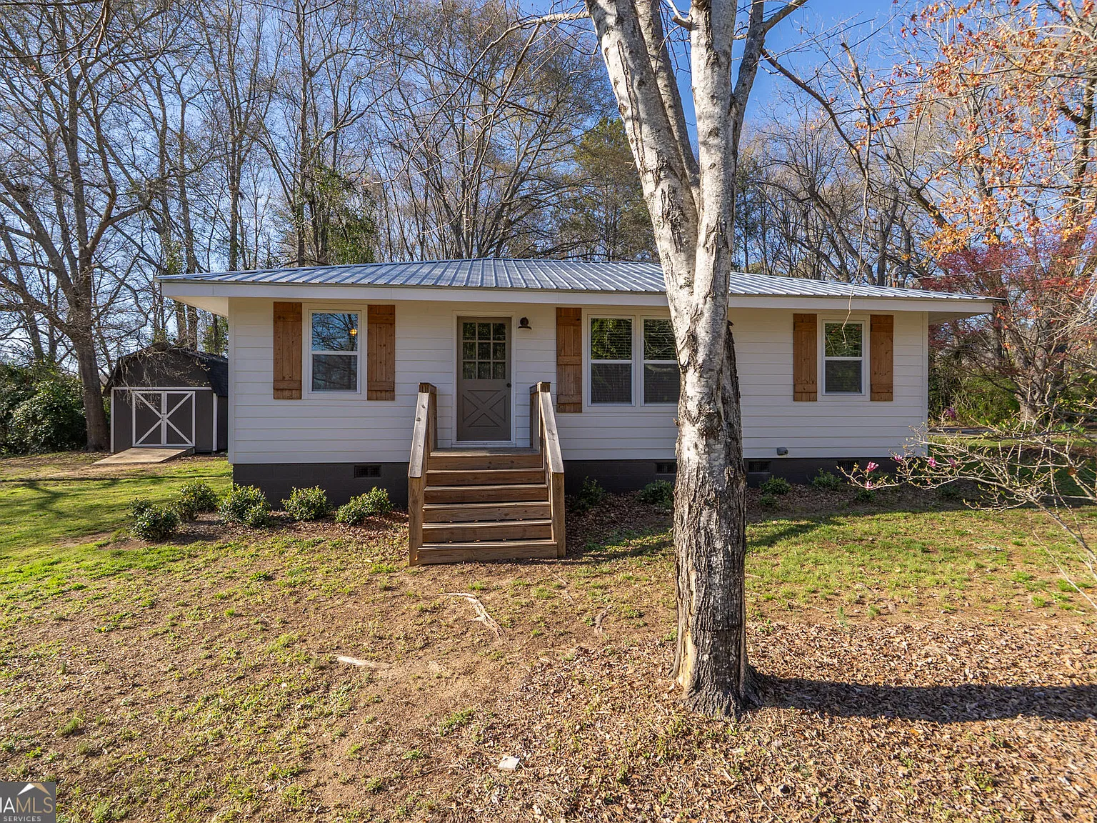 3 bed, 1.0 bath, 988 sqft, $1,650 — Photo 3