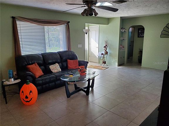 5th image of 521 Saint Andrews Dr