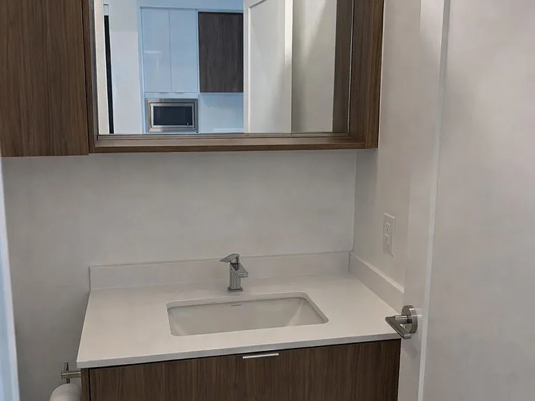 5105 Hurontario St #437 — Photo 5