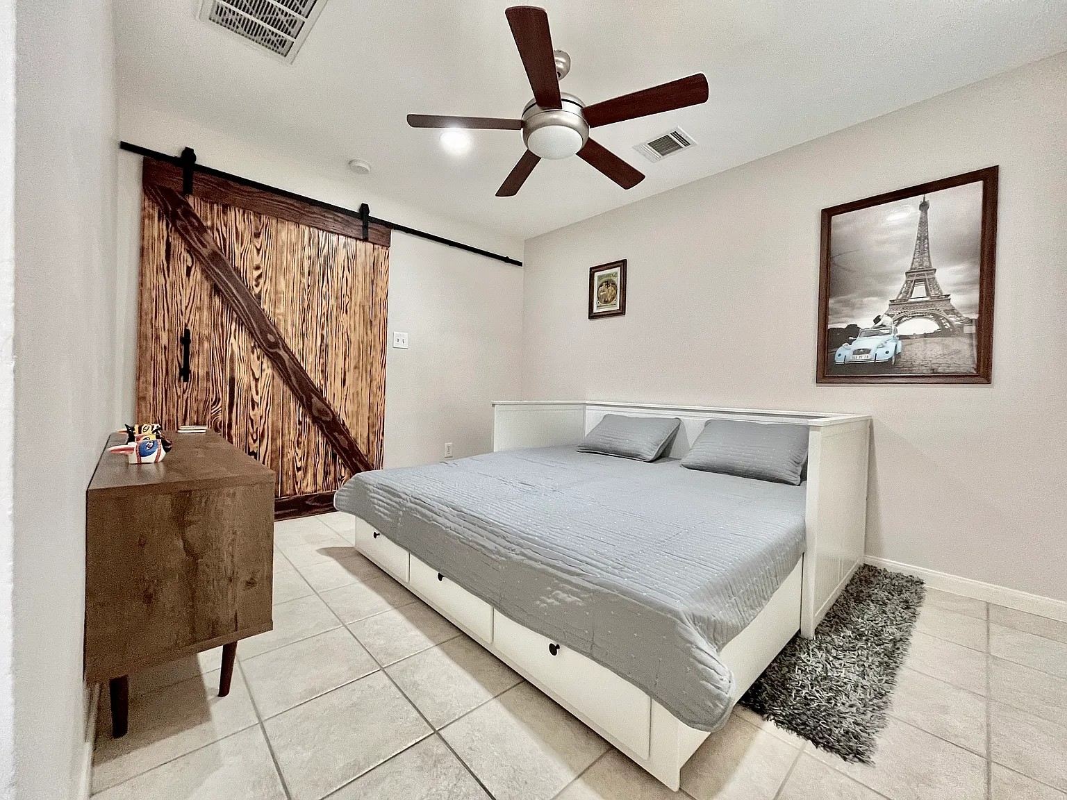 3 bed, 2.5 bath, 1756 sqft, $3,200 — Photo 4