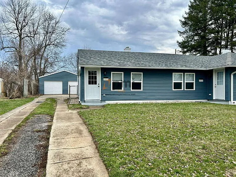 2925 Silverbrook Ave — Photo 17