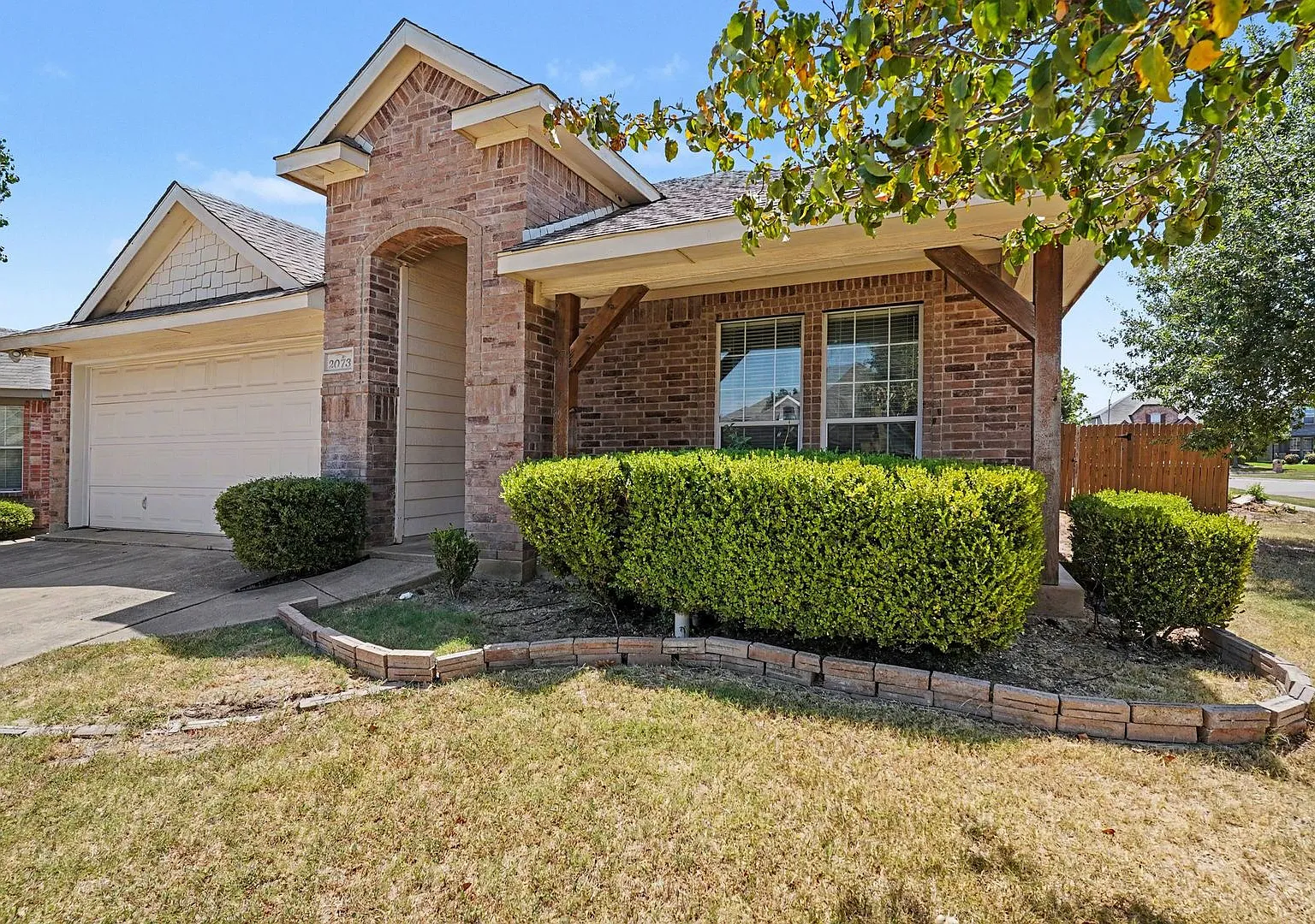 Welcome to this spacious 4-bedroom, 2-bathroom single-family home in one of Crowley's most desira... — Photo 2