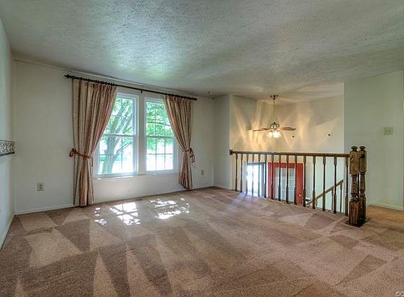 5th image of 4616 Halleys Cir