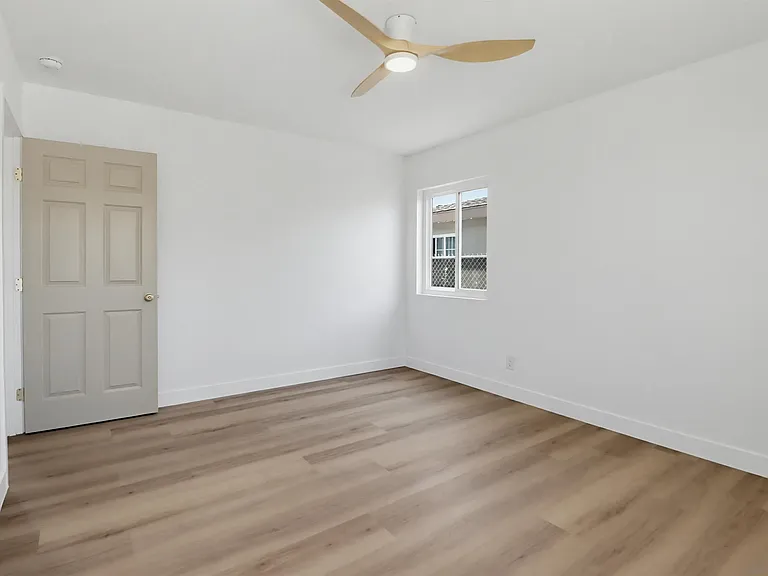 1038 Oaklawn Ave — Photo 21