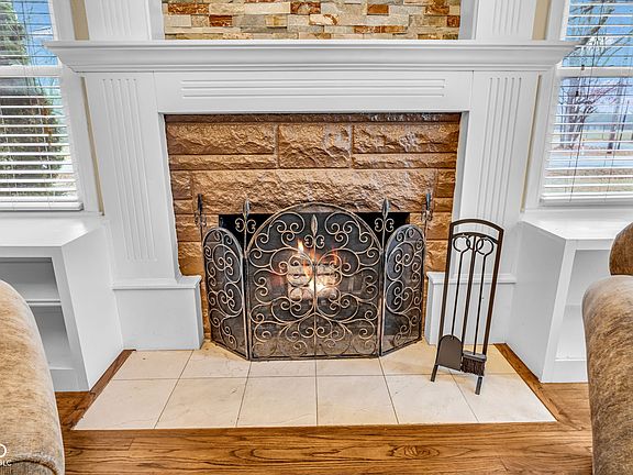5th image of 1101 Southview Dr