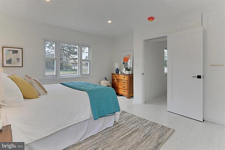 2501 Crest St — Photo 18