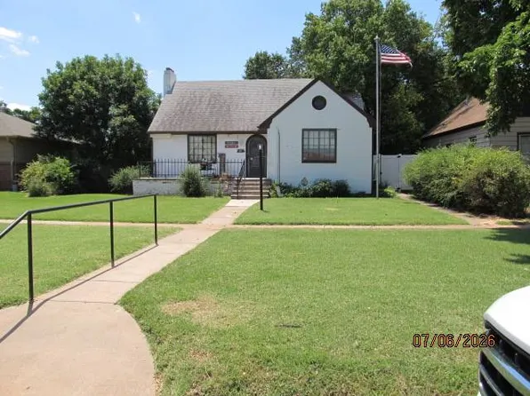 217 Barnes Ave, Alva, OK 73717