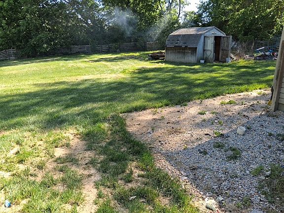 4th image of 634 Gasconade Ave