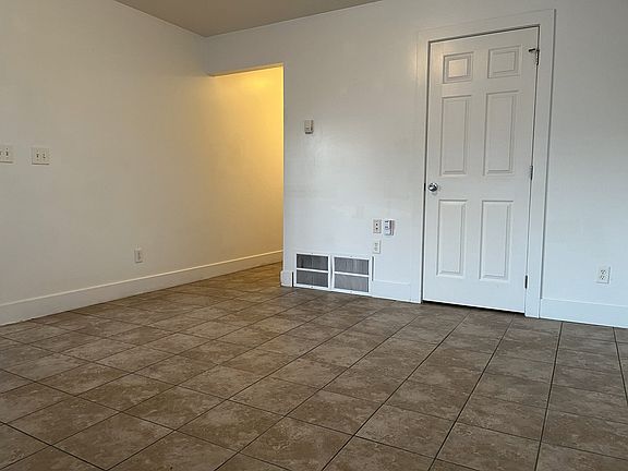 5th image of 223 S Montgomery St APT 3