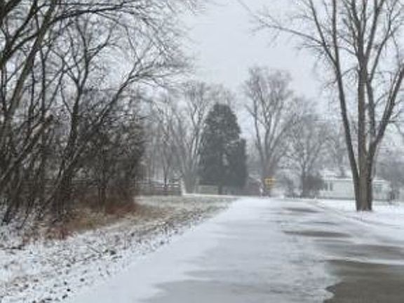 Exterior Neighborhood (street photo)