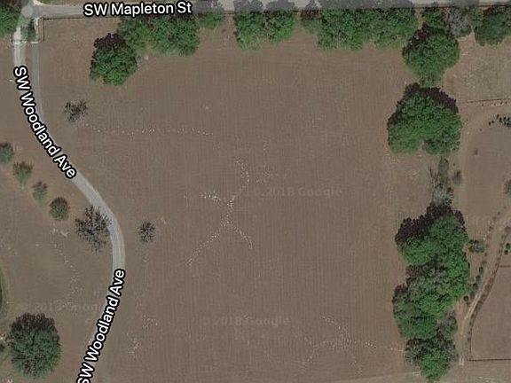 2nd image of 846 SW Woodland Ave