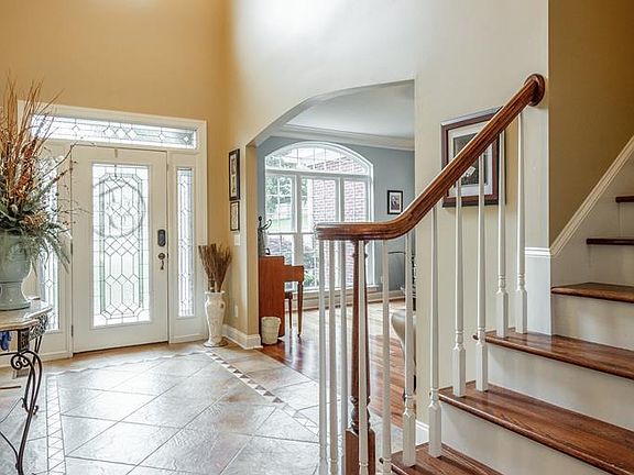 3rd image of 2609 Winter Garden Dr