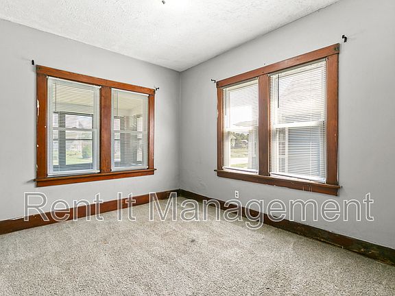 5th image of 2820 N 19th Ave