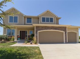 4416 125th St, Urbandale, IA 50323