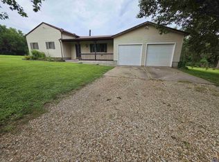 5820 NE Indian Creek Rd, Topeka, KS 66617
