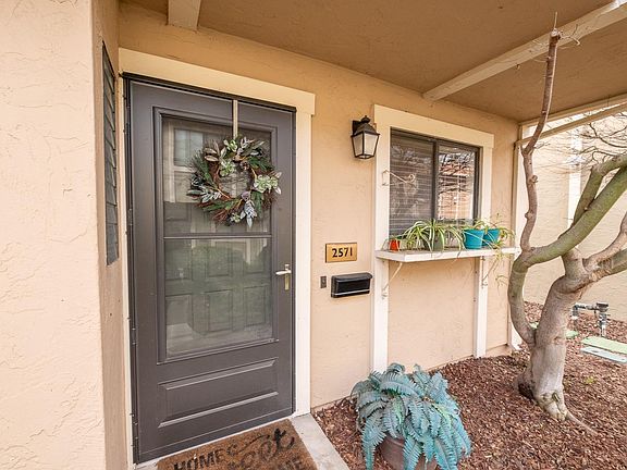 2nd image of 2571 Vallejo Street