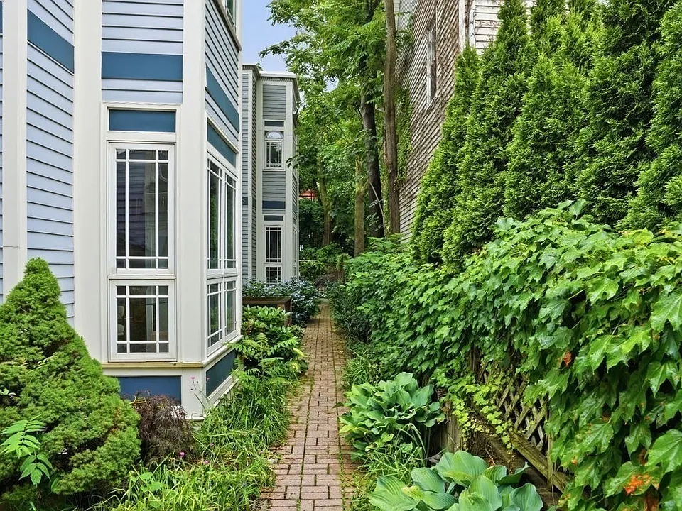 45 Market St #2