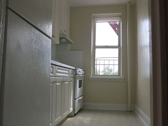 5th image of 2070 20th Ln APT 5D