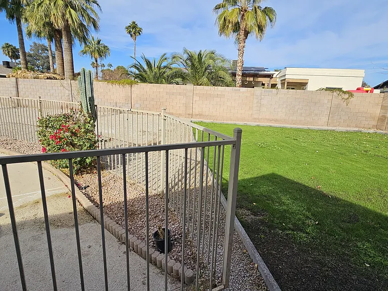 5012 E Presidio Rd — Photo 4