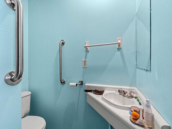 4th image of 1005 Loni Dr