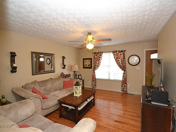 4th image of 224 River Avon Ct