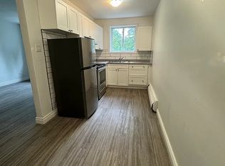 206 Queen St #2, Sarnia, ON N7T 2R6