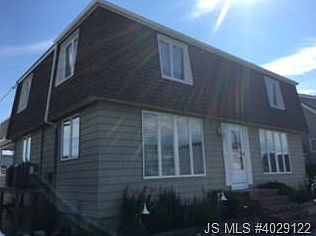 2nd image of 11 W Dune Ln
