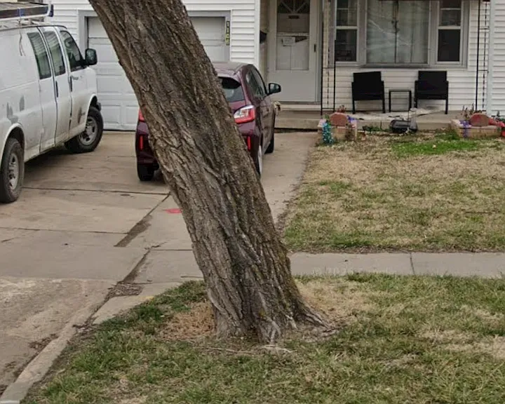 1106 S Gordon Ave — Photo 3