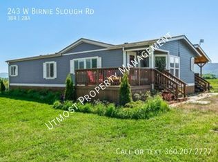 243 W Birnie Slough Rd, Cathlamet, WA 98612
