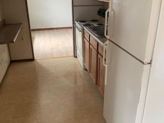 3rd image of 1608 N Central St APT 1