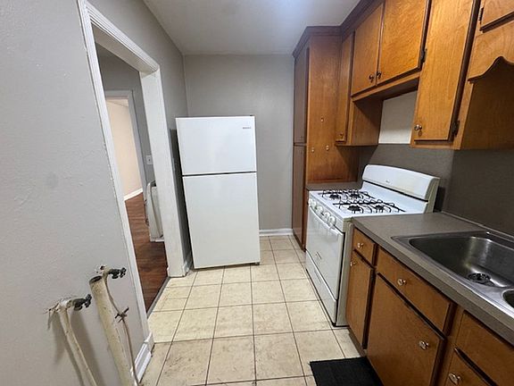 5th image of 319 Olivia Ct