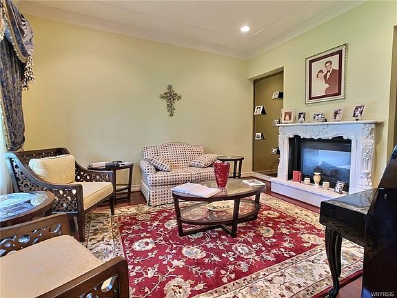 5th image of 38 Lanoche Ct