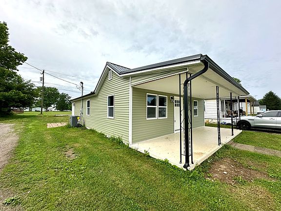 3rd image of 1046 Dayton St