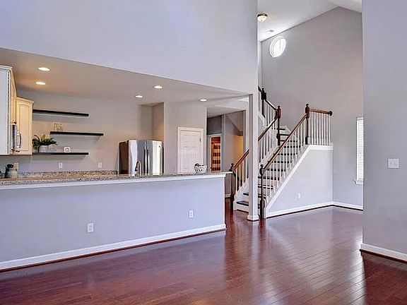 4th image of 4458 Lydias Dr
