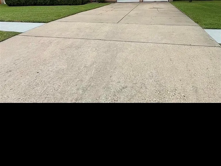 1323 River Rock Dr — Photo 1